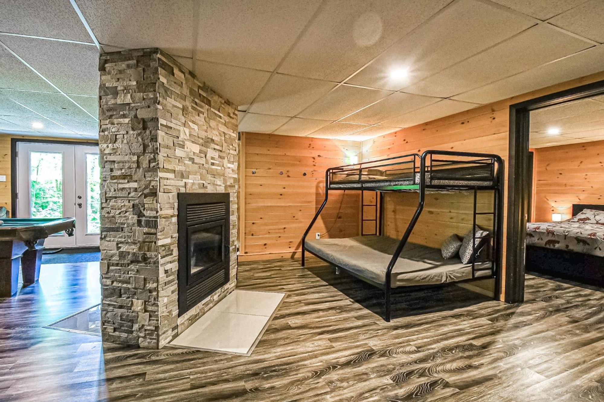 Brown Bear Lodge Brownsburg エクステリア 写真